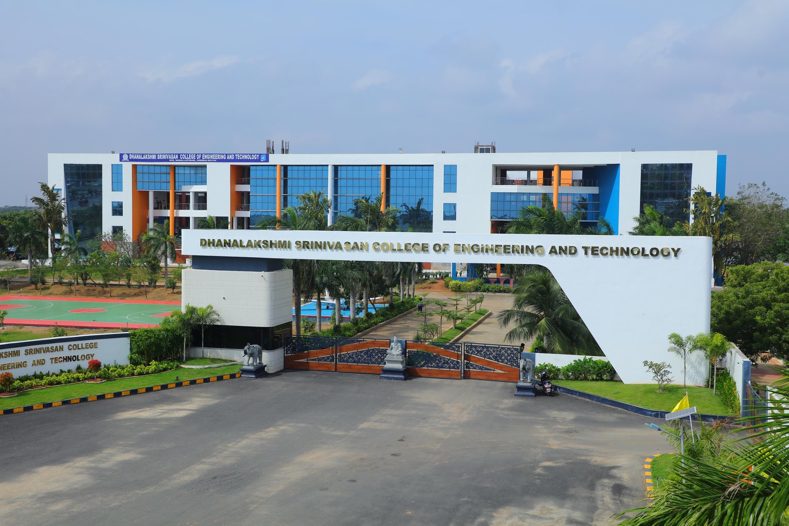 Dhanalakshmi Srinivasan College of Engineering Campus
