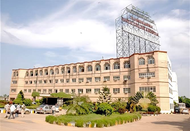 Dr. M.G.R. Educational and Research Institute Campus