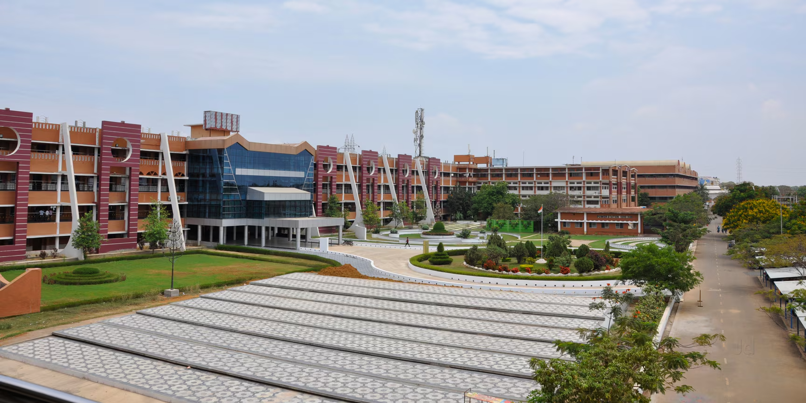 Vel Tech Rangarajan Dr. Sagunthala R&D Institute Campus